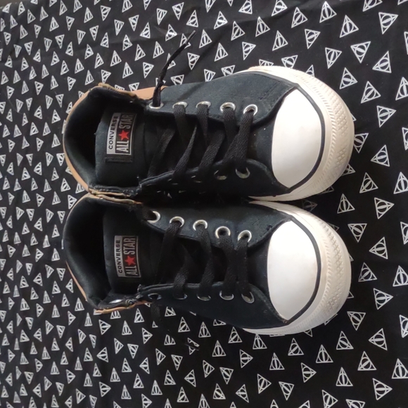 Size 5.5 Chuck Taylor Converse All-Star - Picture 2 of 6